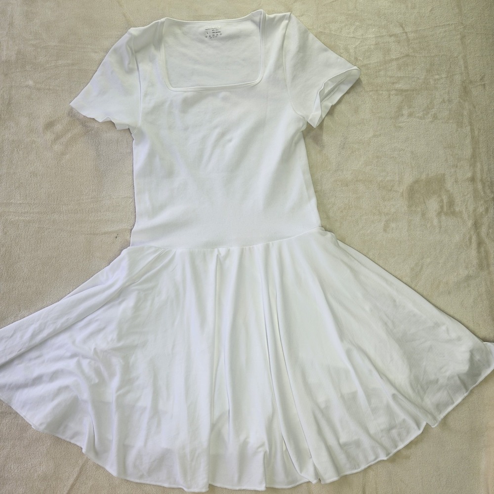 OQQ Women's White Square Neck Short Sleeve Mini Dress Pleated Skirt w/ Shorts
